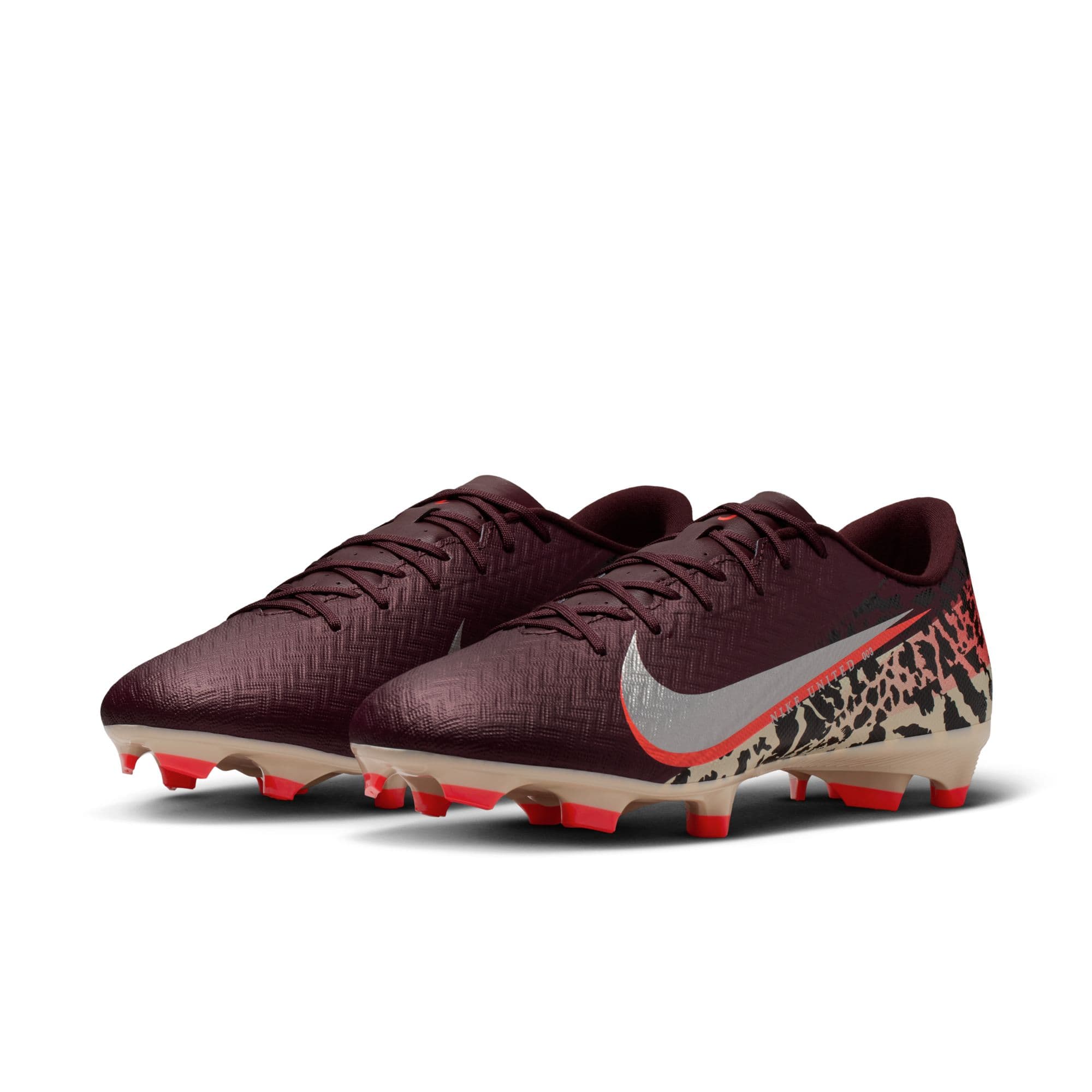 Nike United Mercurial Vapor 16 Academy MG pair view