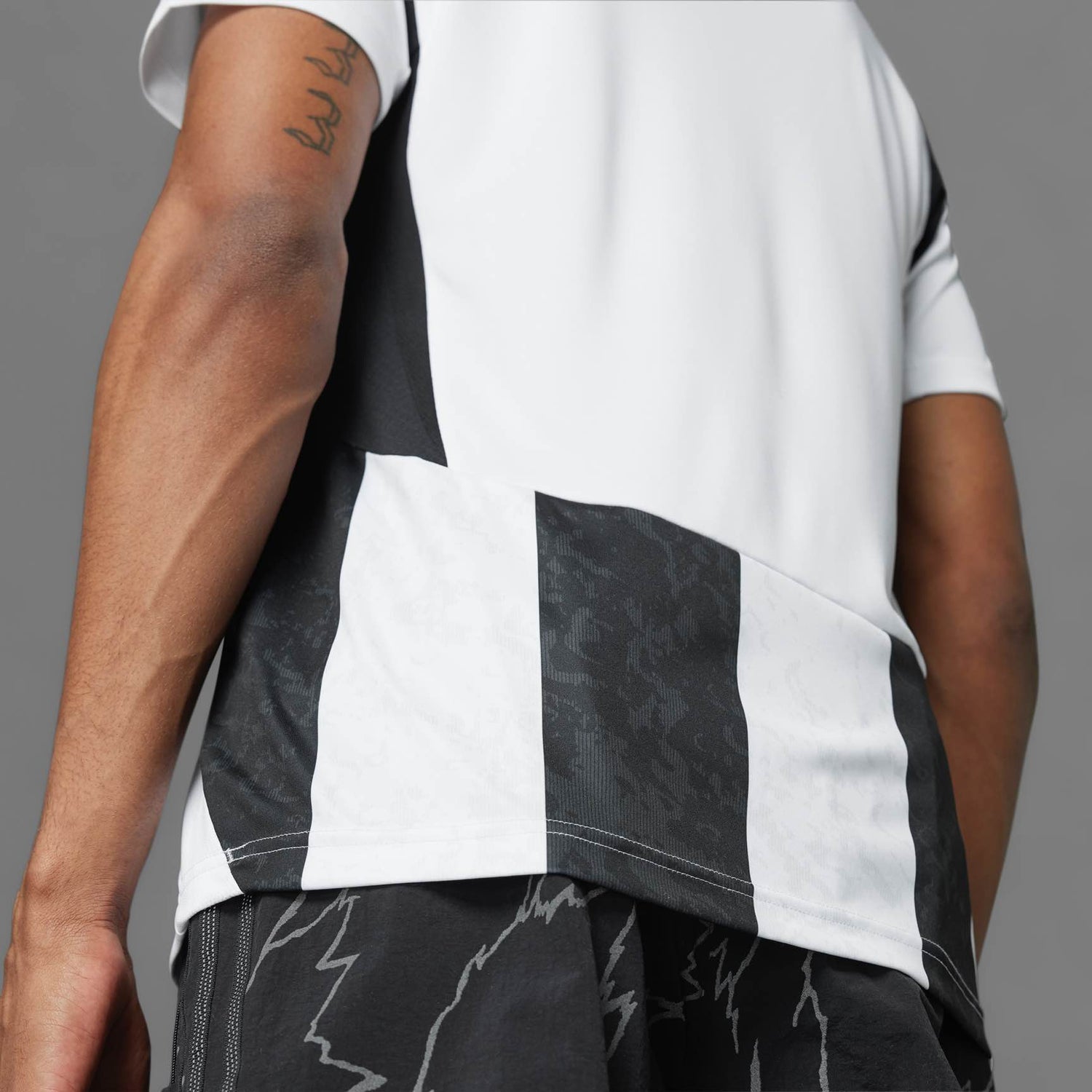 Juventus 24/25 Home Jersey Licensed Jerseys adidas