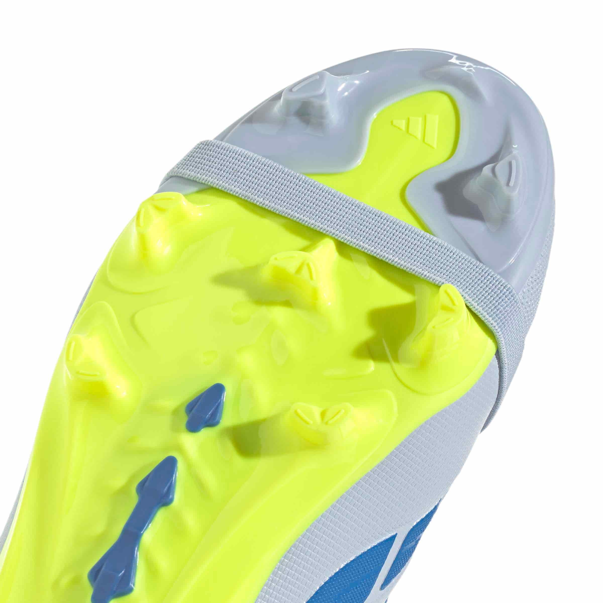 adidas Predator League Fold-Over Tongue FG Jr. stud pattern detail