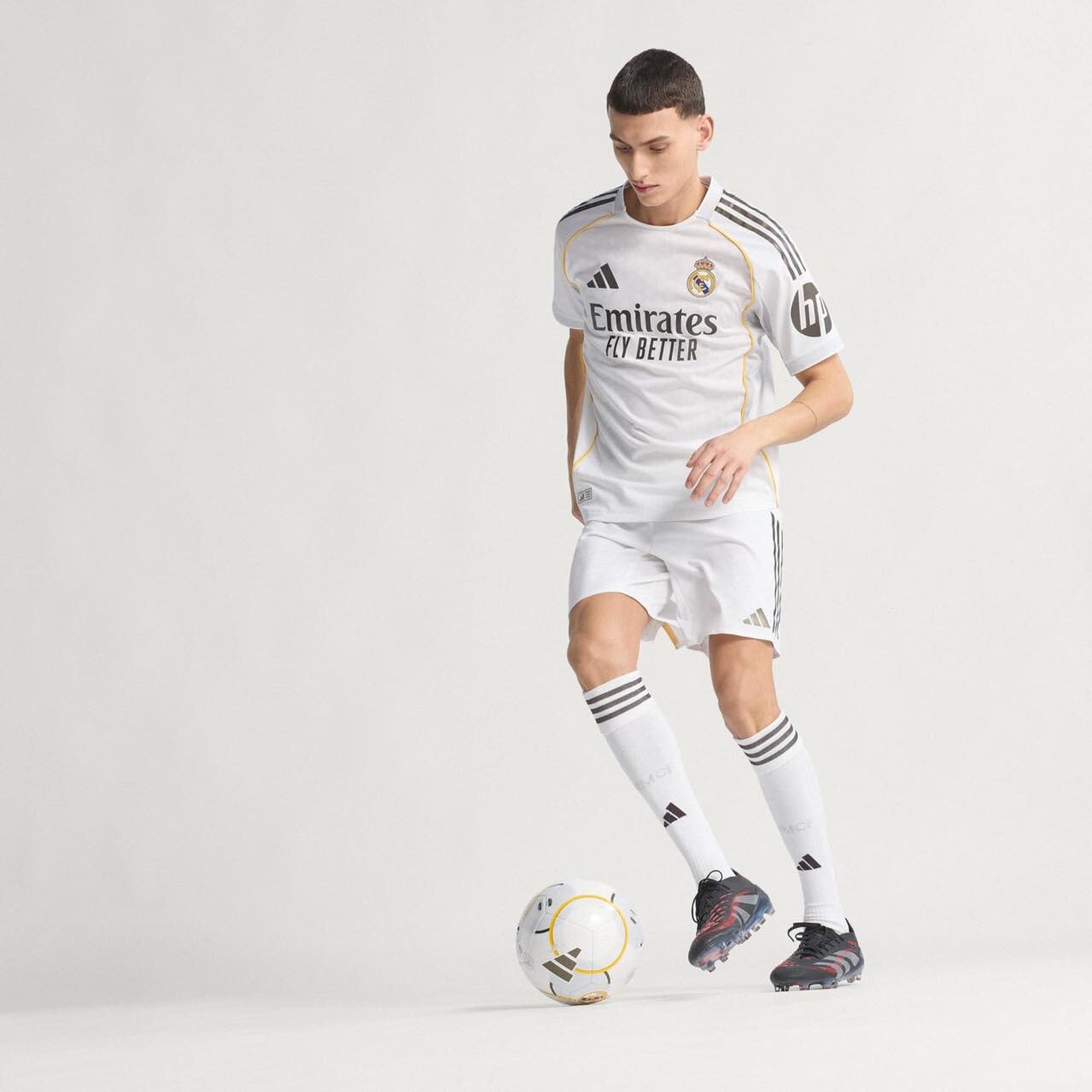 Real Madrid 25/26 Home Authentic Jersey Official Jerseys adidas 