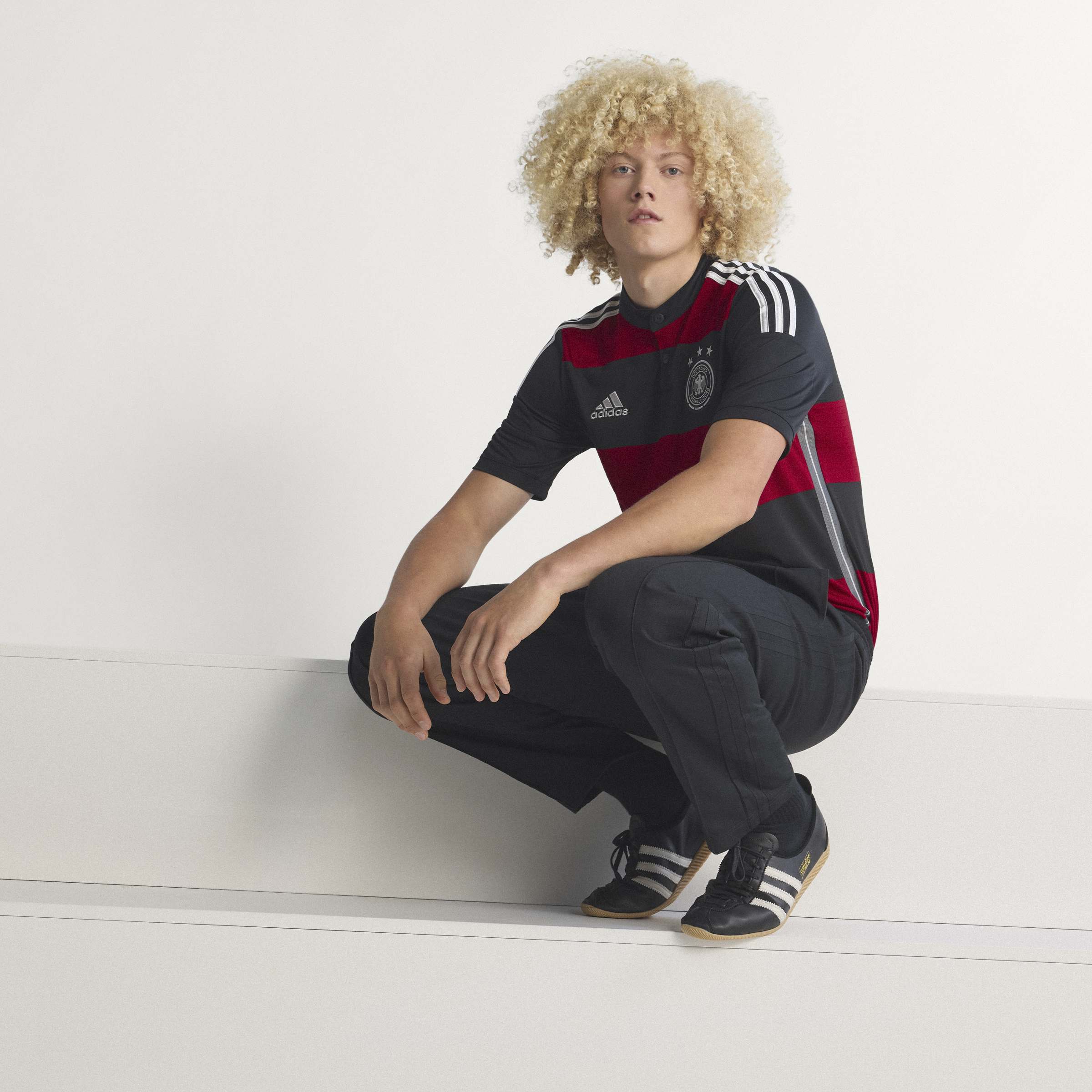 Germany 2014 Away Jersey for men with jacquard fabric and DFB crest