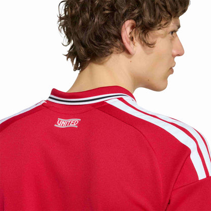 Manchester United 26/27 Home Jersey back collar detail