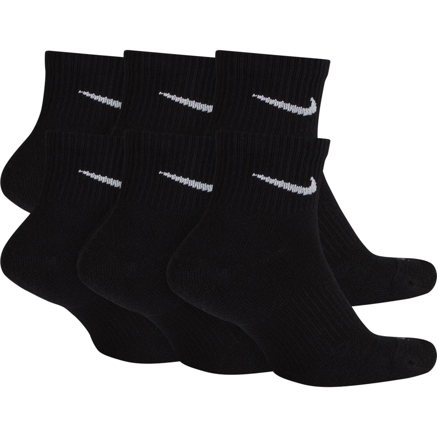 Nike Everyday Plus Cushioned Training Ankle Socks showing advanced cushioning and breathable design.